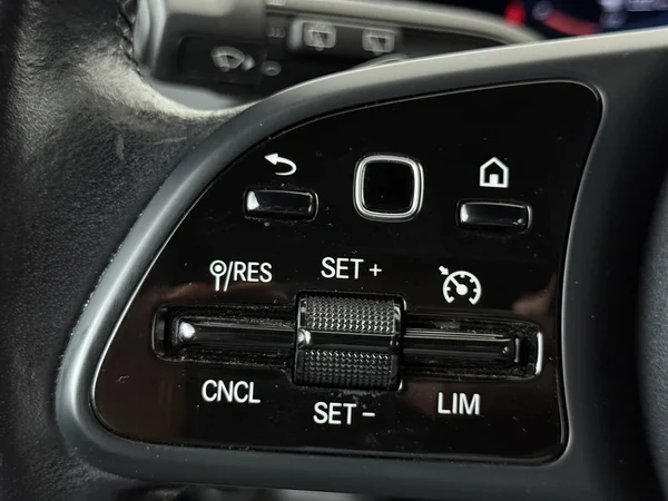 MERCEDES GLA 250 (2021) — foto 9 van 32