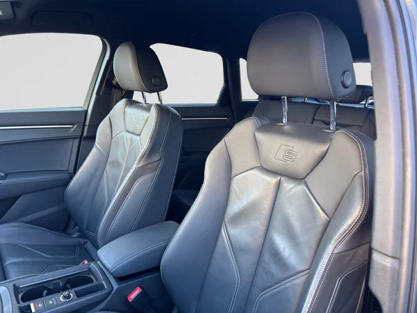 AUDI Q3 (2019) — foto 23 van 23