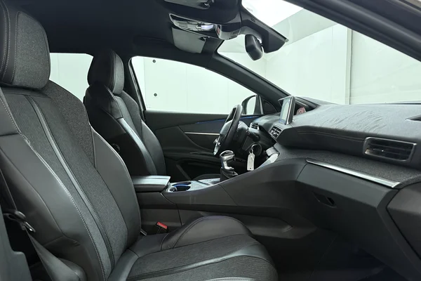 Peugeot 5008 (2018) — foto 18 van 20