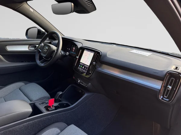 VOLVO XC40 (2025) — foto 14 van 18