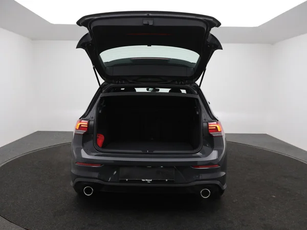 VOLKSWAGEN Golf VIII GTI (2024) — foto 13 van 30
