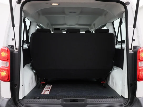 Opel Zafira Life (2020) — foto 8 van 34