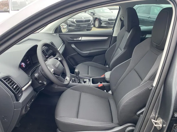 SKODA Karoq (2025) — foto 3 van 16