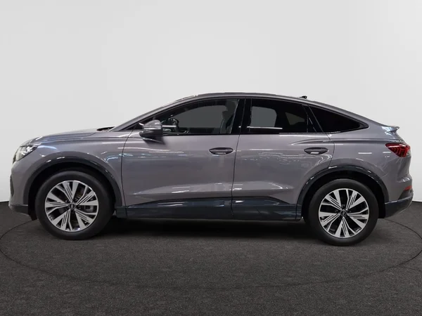 AUDI Q4 Sportback e-tron (2025) — foto 11 van 18