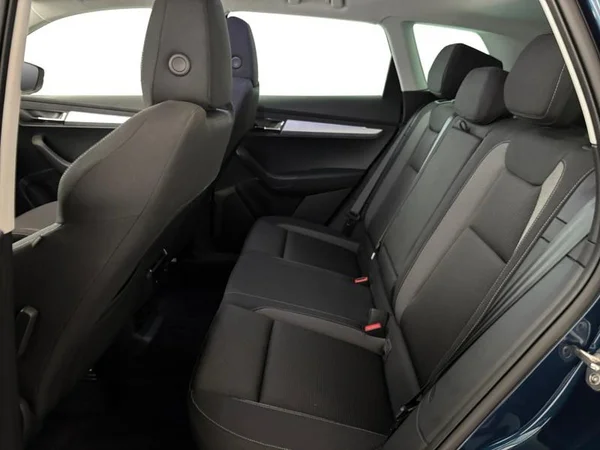 SKODA Karoq Dsl (2022) — foto 8 van 17