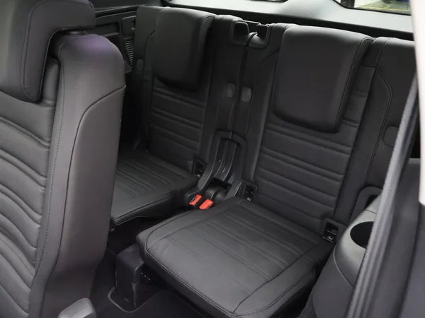 Volkswagen Touran (2021) — foto 19 van 28