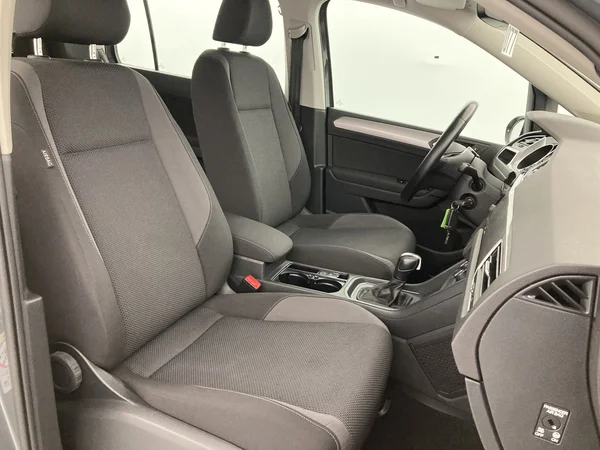 VOLKSWAGEN Touran (2020) — foto 30 van 36
