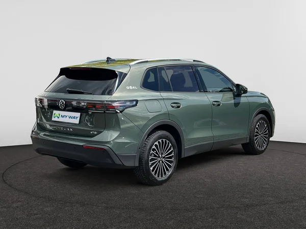 VOLKSWAGEN Tiguan (2025) — foto 12 van 24