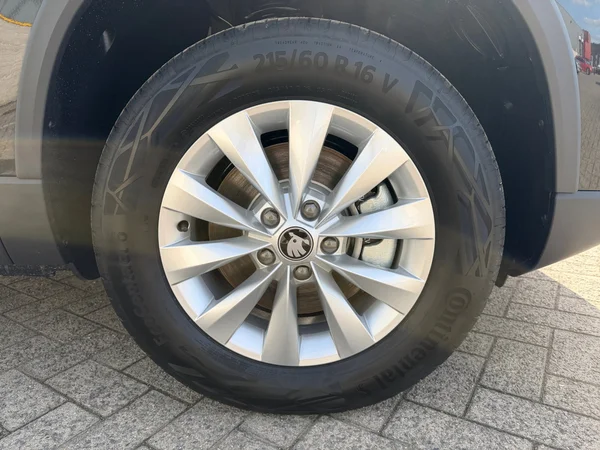 SKODA Karoq (2026) — foto 11 van 20