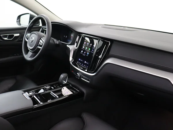 VOLVO V60 (2023) — foto 3 van 35