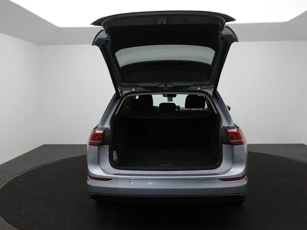 VOLKSWAGEN Golf VIII SW (2025) — foto 26 van 32
