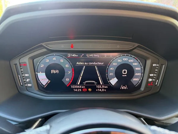 AUDI A1 Sportback (2023) — foto 11 van 16