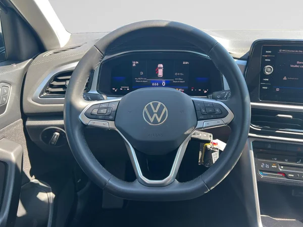 VOLKSWAGEN T-Roc (2022) — foto 16 van 18