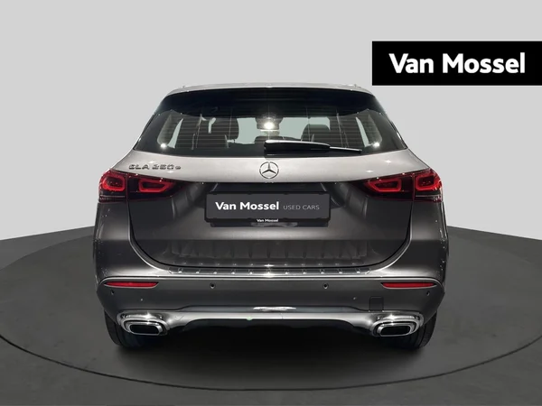 Mercedes-Benz GLA (2022) — foto 15 van 21