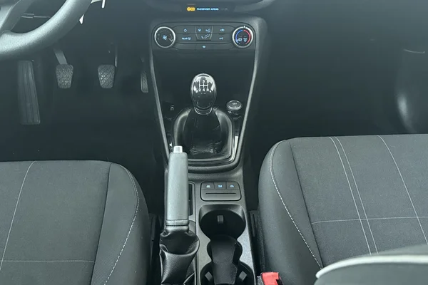 Ford Fiesta (2018) — foto 4 van 27