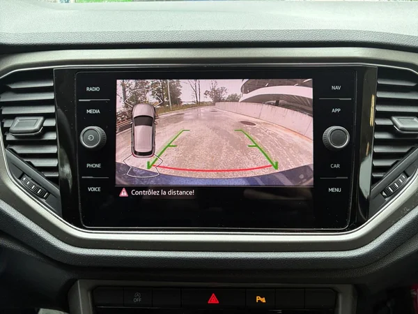 VOLKSWAGEN T-Roc (2021) — foto 5 van 24