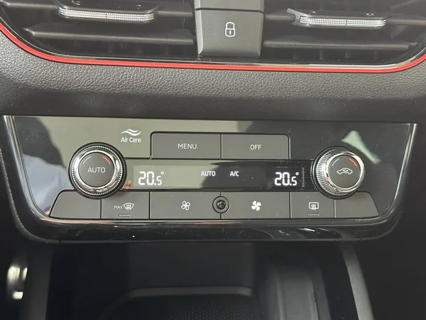 SKODA Scala (2024) — foto 3 van 19