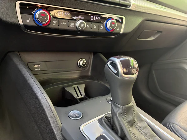 AUDI Q2 (2023) — foto 17 van 24