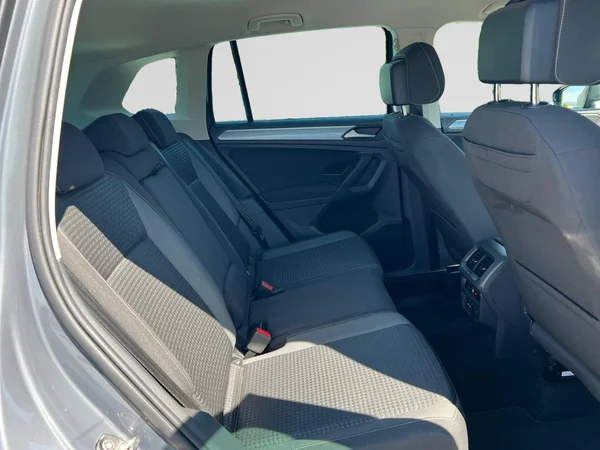 VOLKSWAGEN Tiguan (2022) — foto 4 van 18