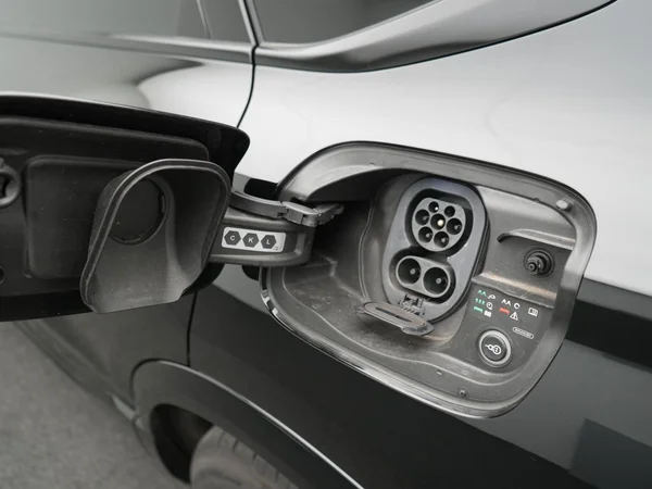 AUDI Q6 Sportback e-tron (2025) — foto 14 van 41