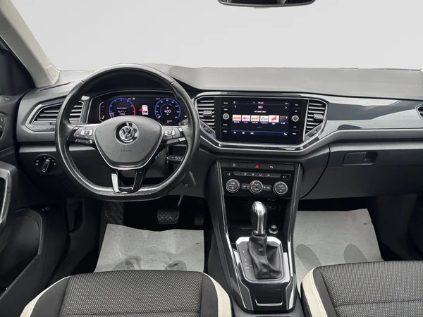 VOLKSWAGEN T-Roc (2018) — foto 18 van 18