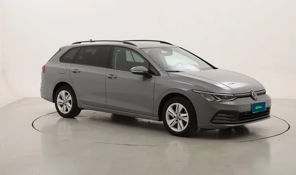 Volkswagen Golf VIII SW (2022) — foto 18 van 22