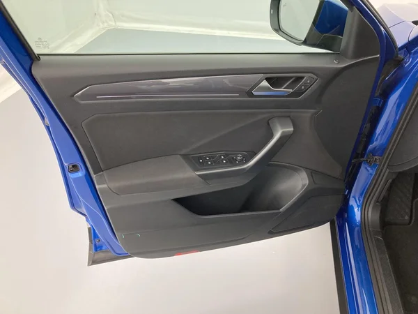 VOLKSWAGEN T-Roc (2021) — foto 14 van 36