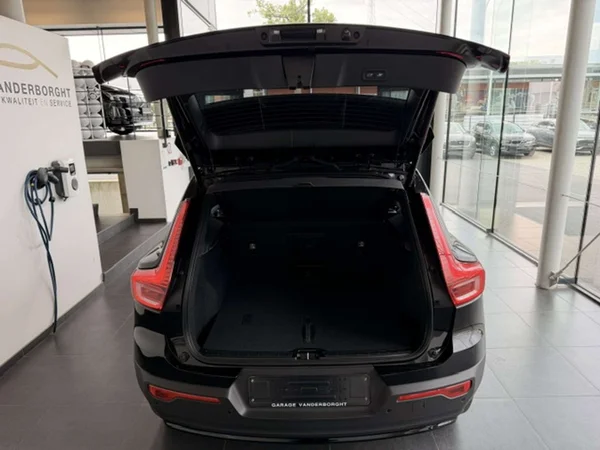 Volvo XC40 (2025) — foto 20 van 22