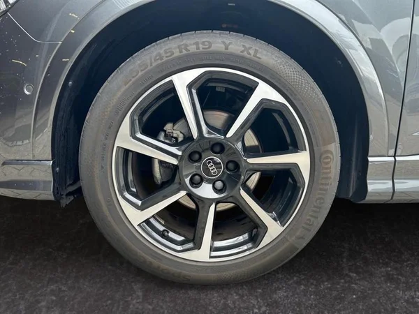 AUDI Q3 Sportback (2023) — foto 4 van 39