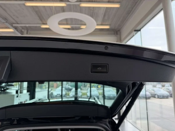 Volkswagen Tiguan (2019) — foto 13 van 22