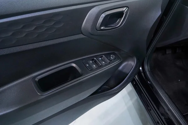 Hyundai i10 (2023) — foto 9 van 51
