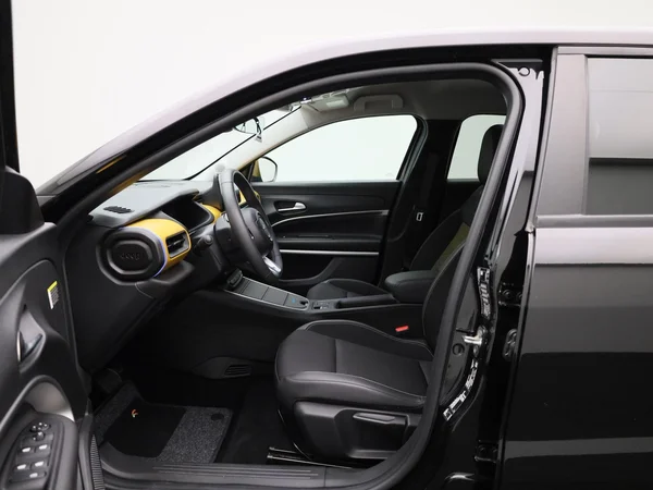 Jeep Avenger (2023) — foto 3 van 43