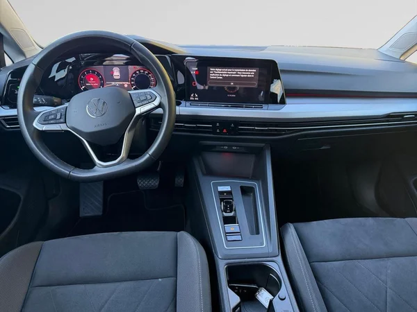 VOLKSWAGEN Golf VIII (2024) — foto 3 van 21