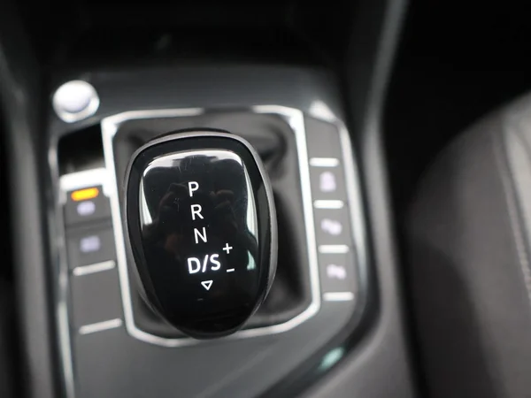 VOLKSWAGEN Tiguan (2024) — foto 11 van 28