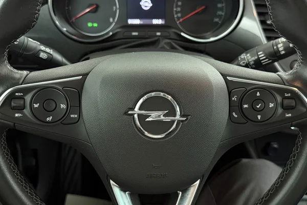 Opel Crossland (2023) — foto 8 van 25