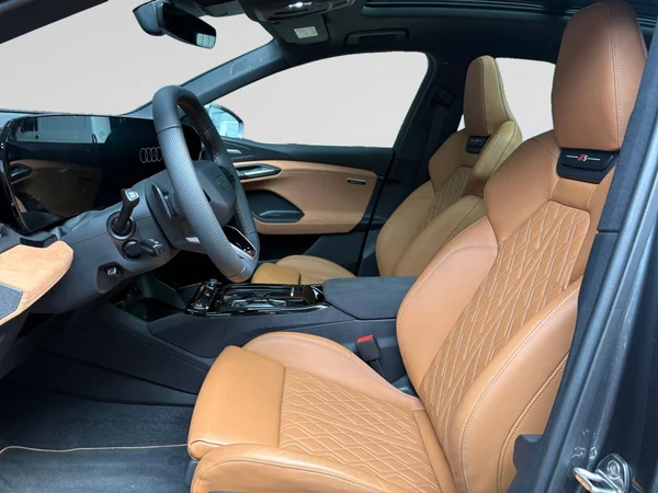 AUDI Q6 e-tron (2026) — foto 3 van 24