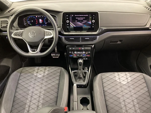 VOLKSWAGEN T-Cross (2025) — foto 36 van 36