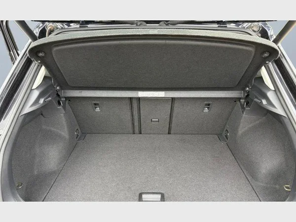 Volkswagen T-Roc (2021) — foto 16 van 23