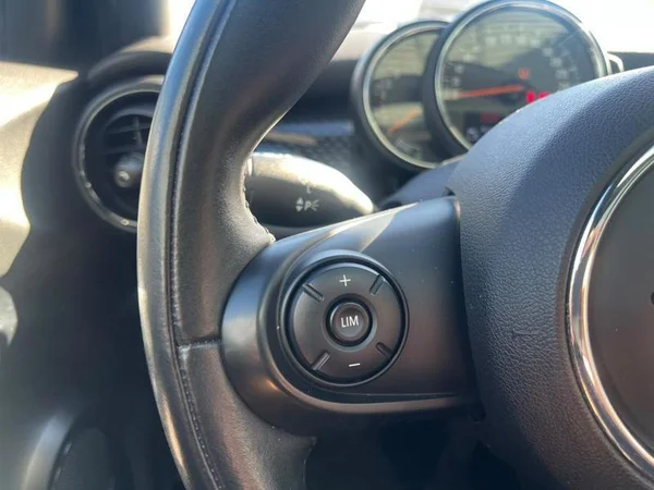 MINI Mini 5 Doors (F55) (2018) — foto 15 van 27