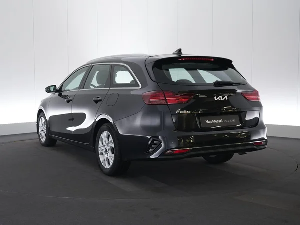Kia cee'd (2024) — foto 12 van 22