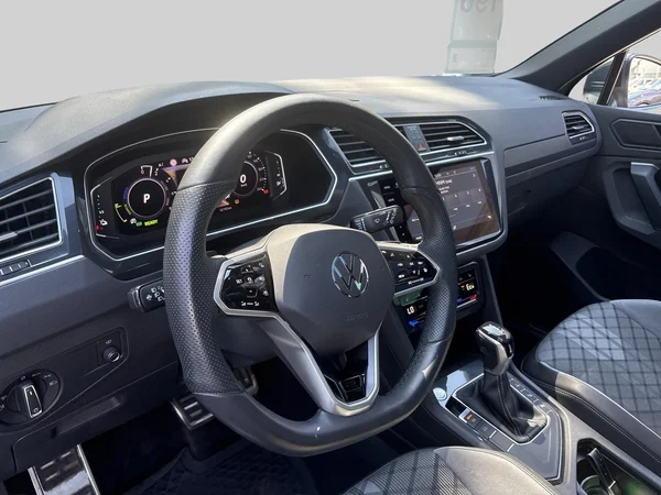 Volkswagen Tiguan (2021) — foto 16 van 16
