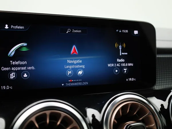 Mercedes-Benz EQB (2023) — foto 10 van 53