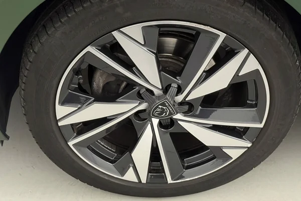 Peugeot 308 (2023) — foto 19 van 27