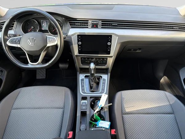 VOLKSWAGEN Passat Variant Dsl (2022) — foto 2 van 24
