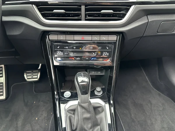 VOLKSWAGEN T-Roc (2025) — foto 17 van 24