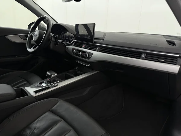 AUDI A4 (2021) — foto 3 van 30