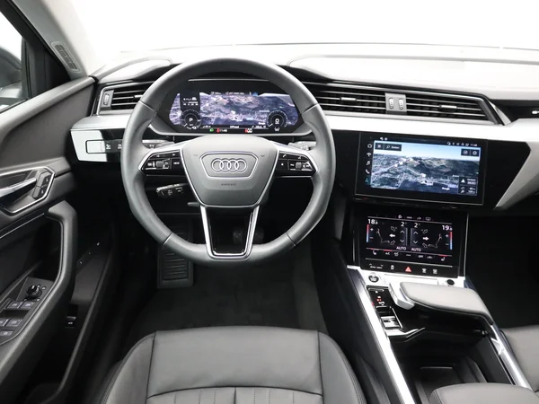 AUDI e-tron Sportback (2023) — foto 6 van 26