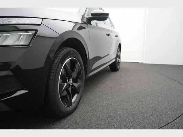 SKODA Kamiq (2023) — foto 26 van 28