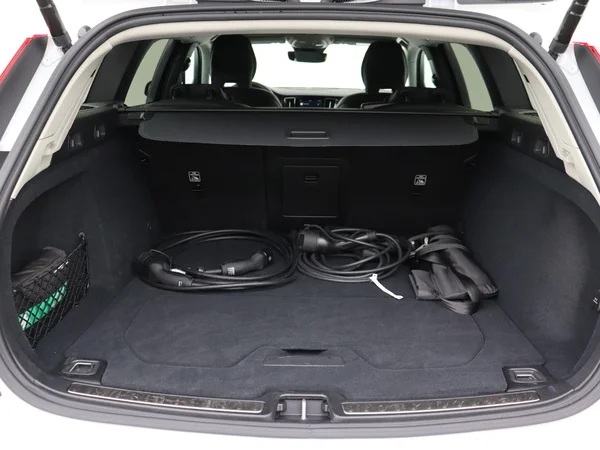 VOLVO V60 (2024) — foto 8 van 32