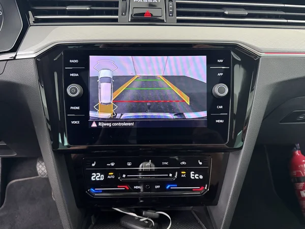 VOLKSWAGEN Passat Variant (2022) — foto 11 van 26